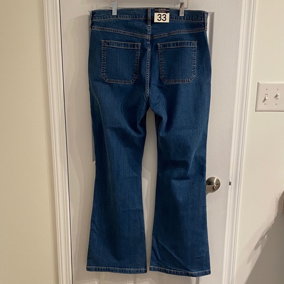 Gap women’s 70’s Flare High Rise Classic Blue Jeans BNWT size 16/33 - Picture 2 of 8
